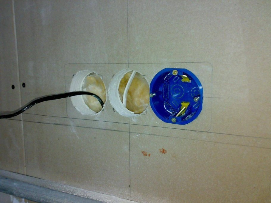 Монтаж подрозетников 68 мм разметка