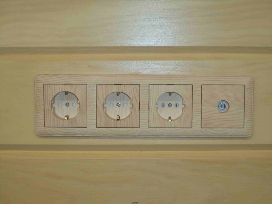 Розетки под дерево