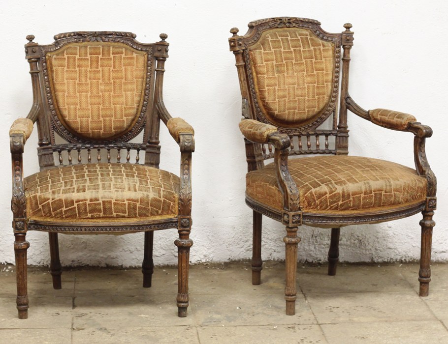 Кресло 19 века сзади