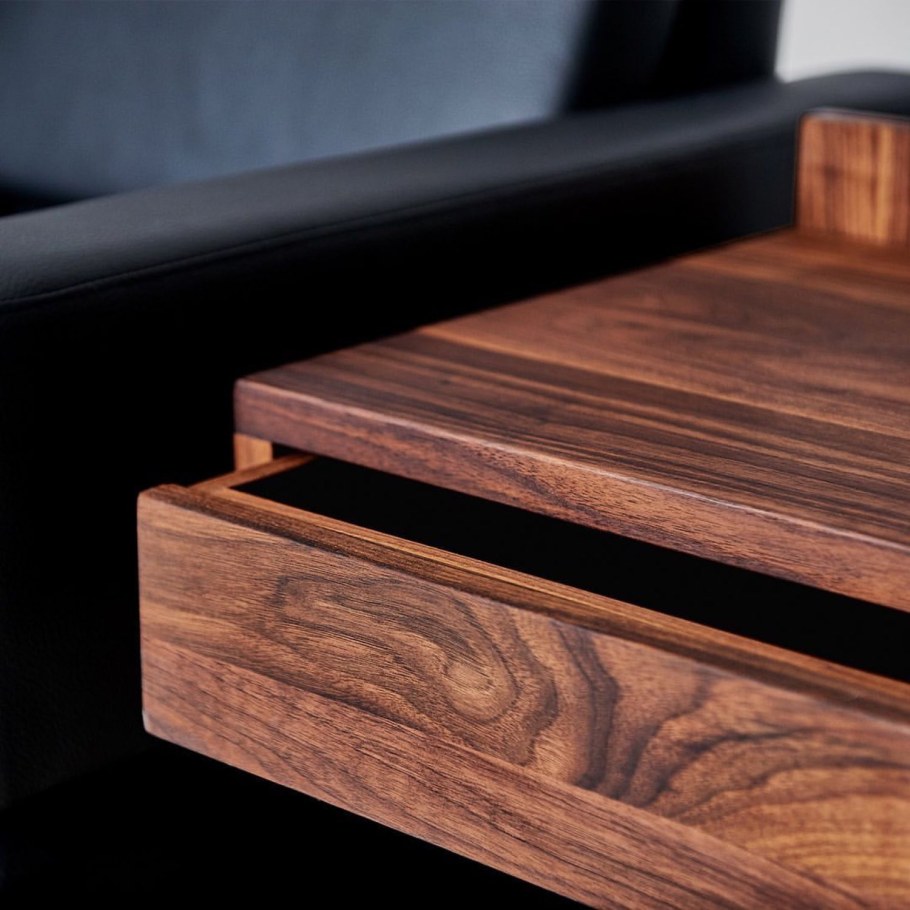 Прикроватная тумба шпон американский орех