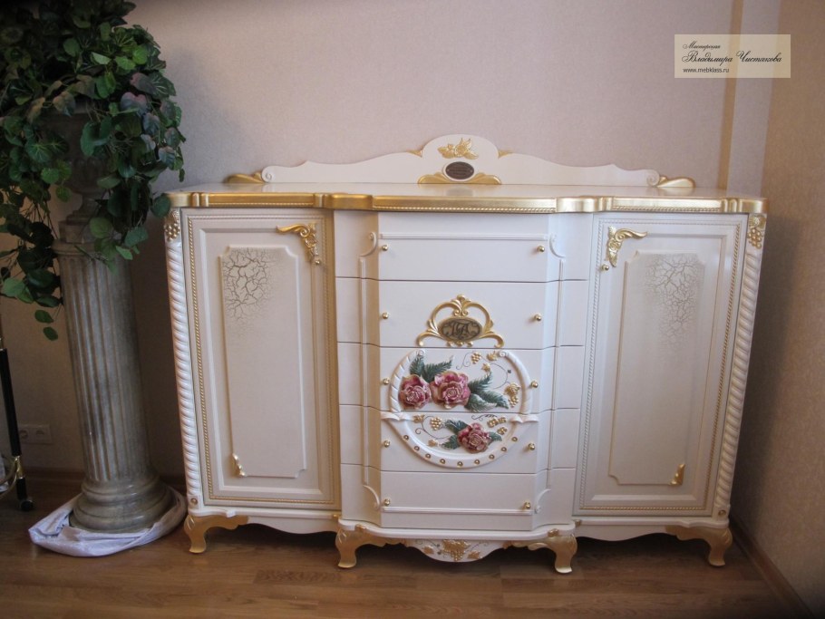 Тумба со вставками из потали