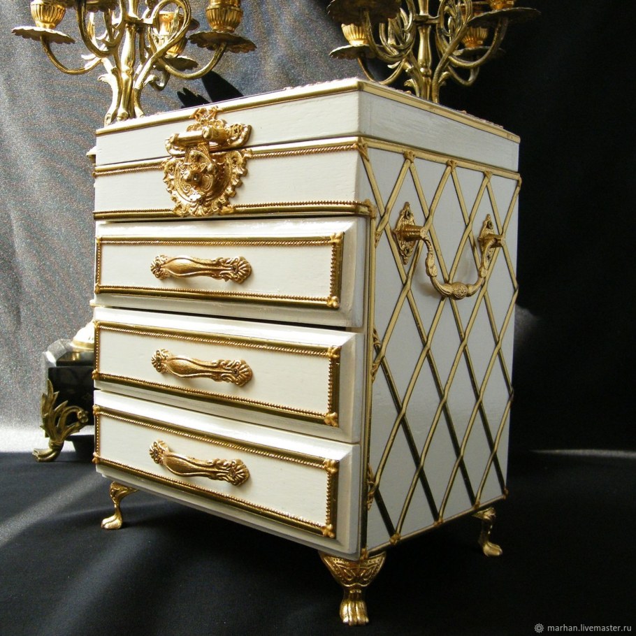 Комодик для украшений