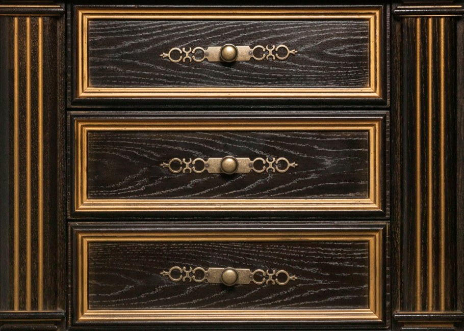 Комод венге классика с патиной