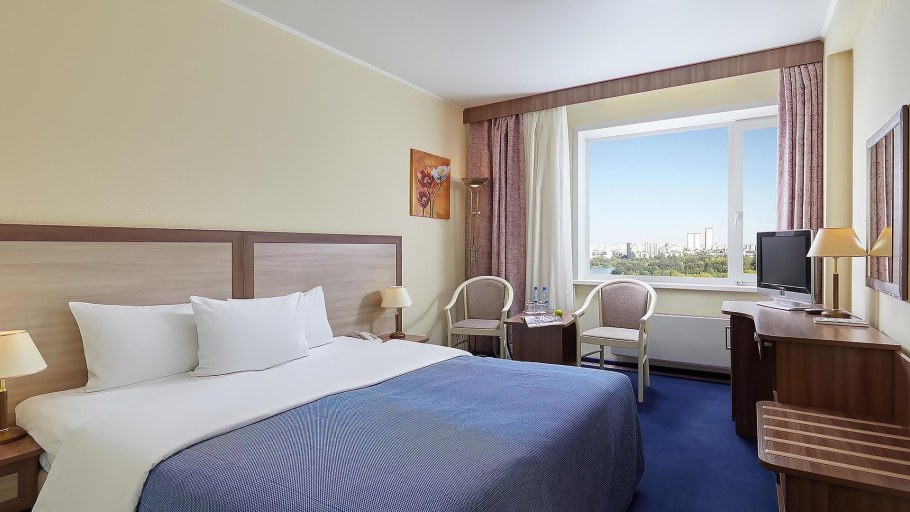 Измайлово гостиница сотрудник