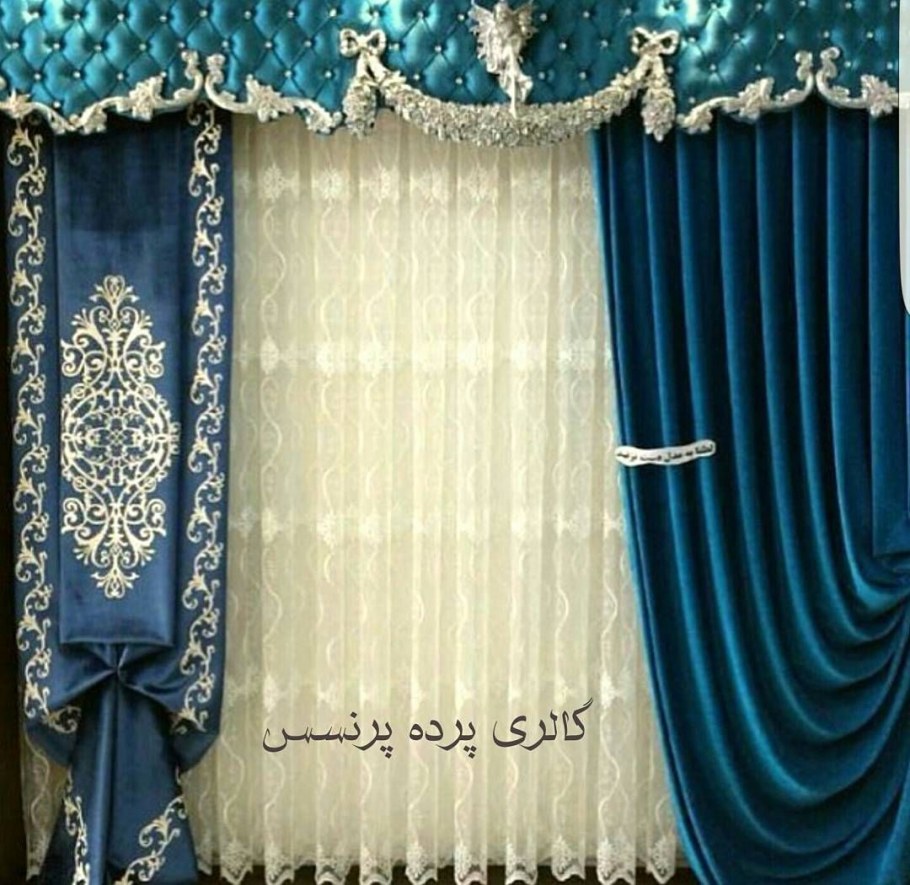 Епископский рукав шторы красный