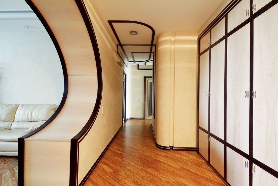 Прихожая с закругленными углами