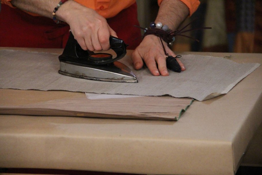 Приклейка шпона