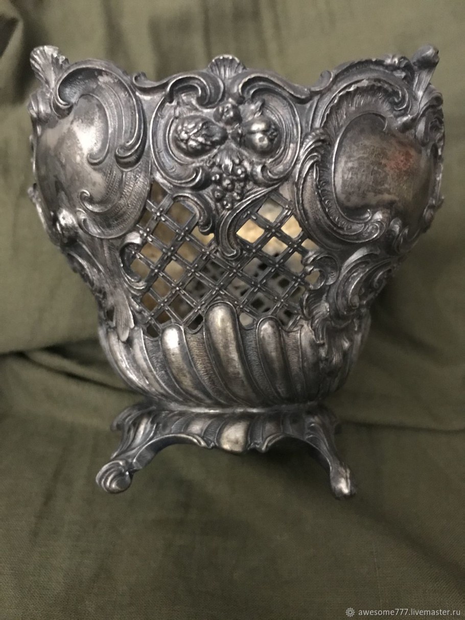 Антикварная конфетница