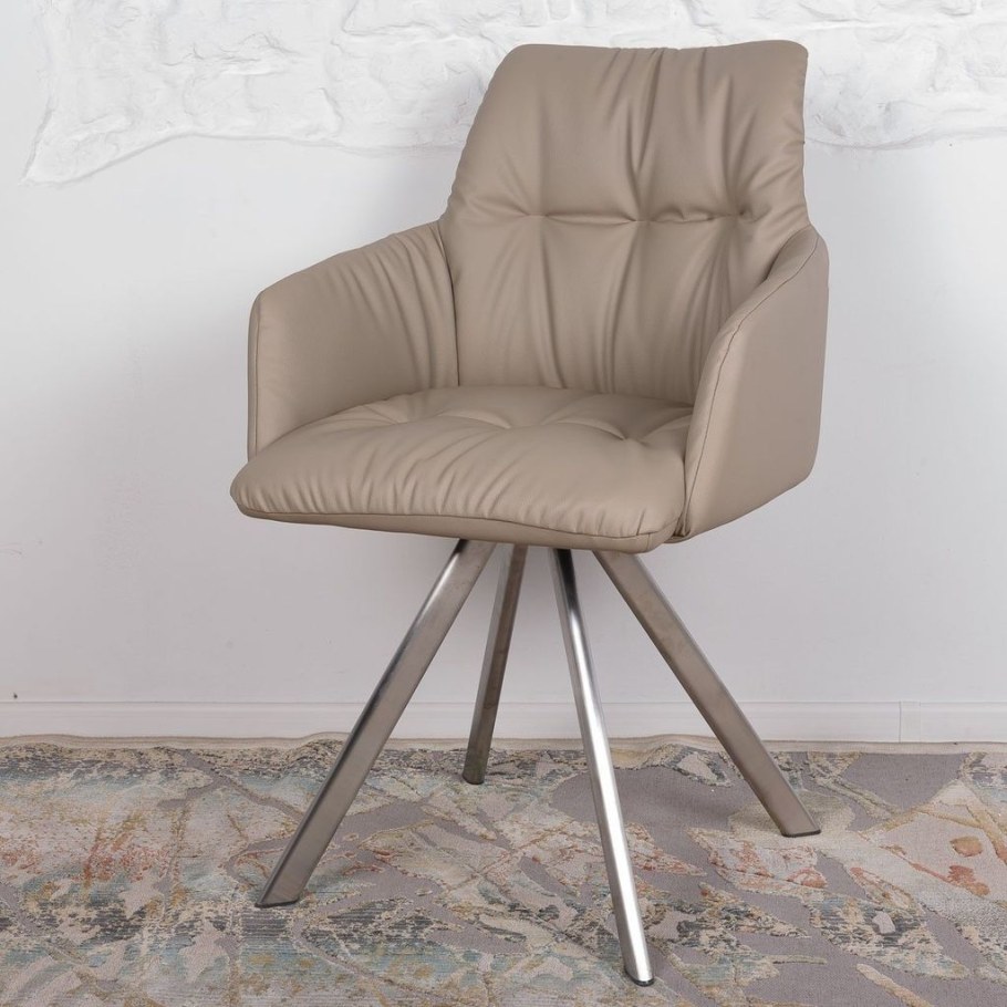 Кресло поворотное бежевое