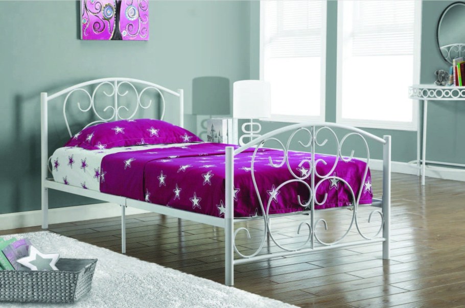 Железная кровать для девочки
