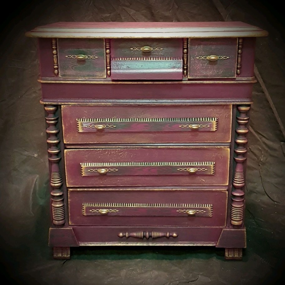 Старинный комод