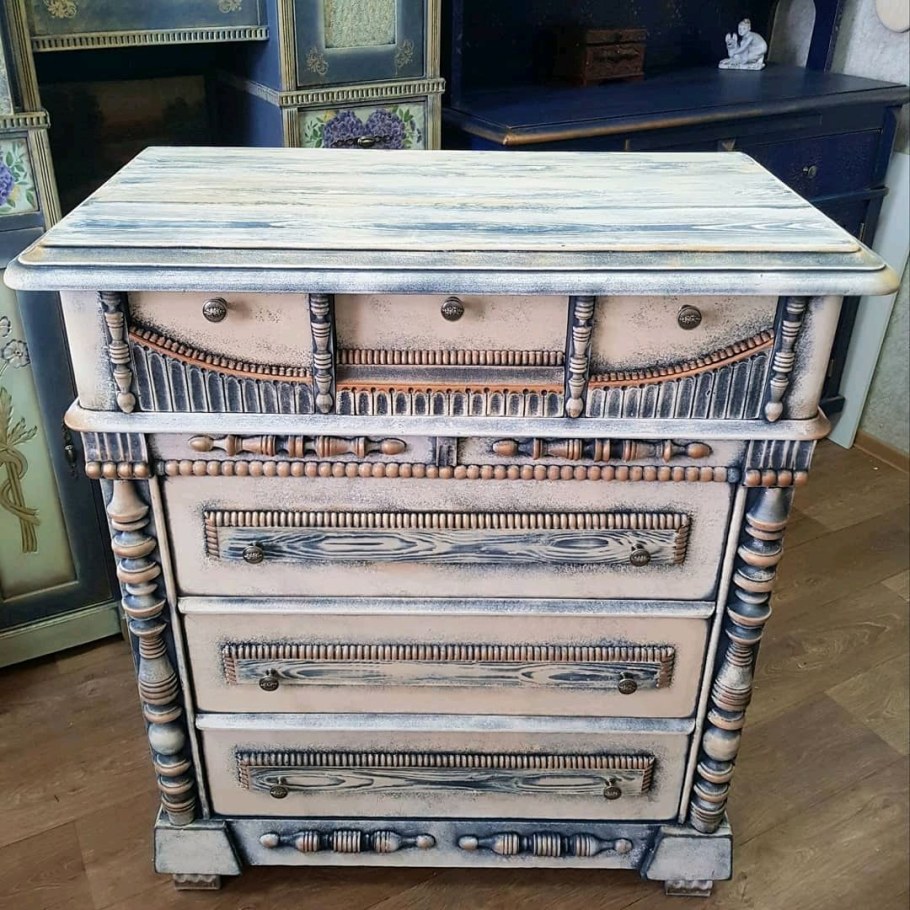 Старинный комод декор