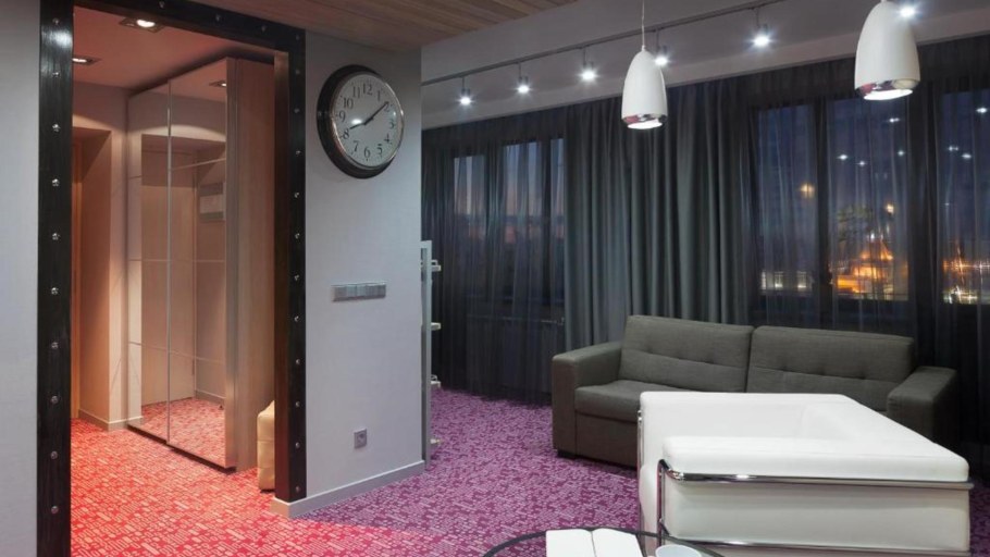 Маринс парк отель Нижний Новгород 4*