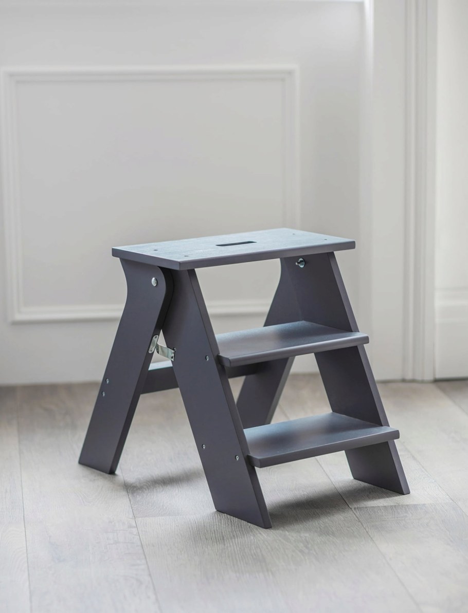 Табурет-стремянка со ступенькой