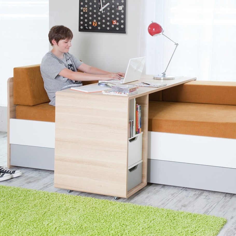 Шкаф с выдвижным столом