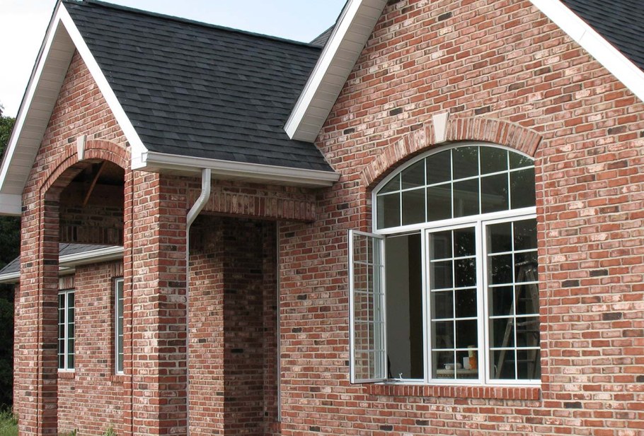 Кирпичное обрамление окон