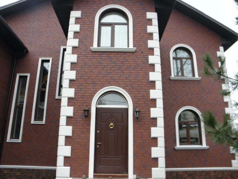 Отделка клинкерной плиткой арочных окон