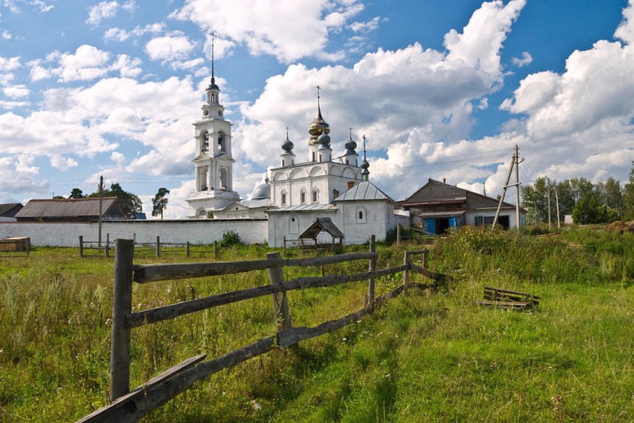 Свято-Николо-Тихонов монастырь Лухский район