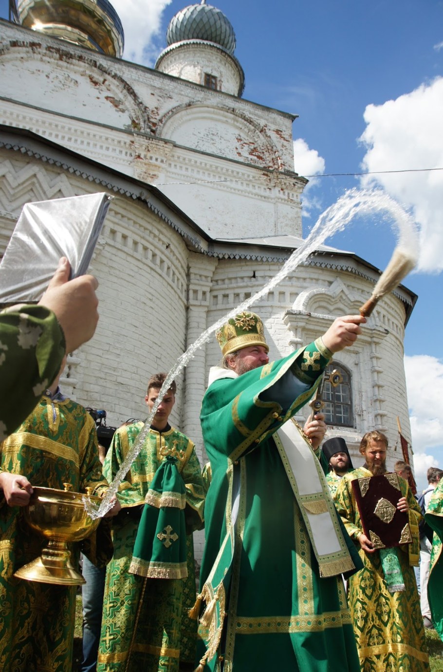 Тихон Луховской монастырь настоятель