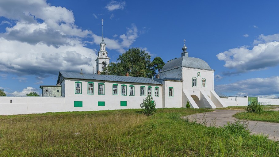 Николо-Тихонов Лухский монастырь