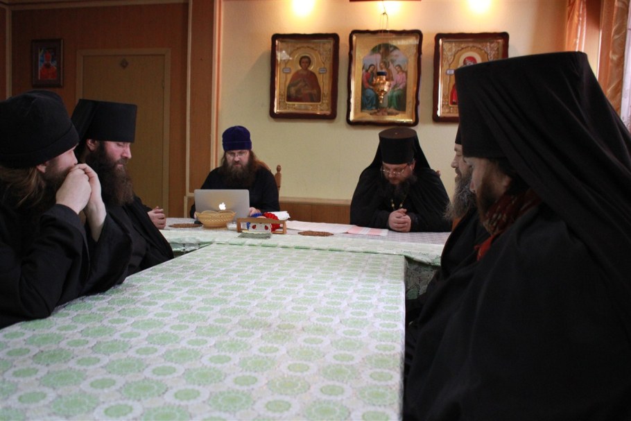 Наместник Свято Николо Тихонова монастырь