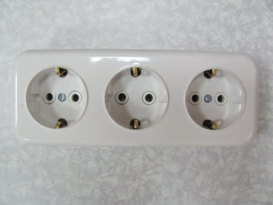 Розетка 3-м ра 16-243 диэлектрик