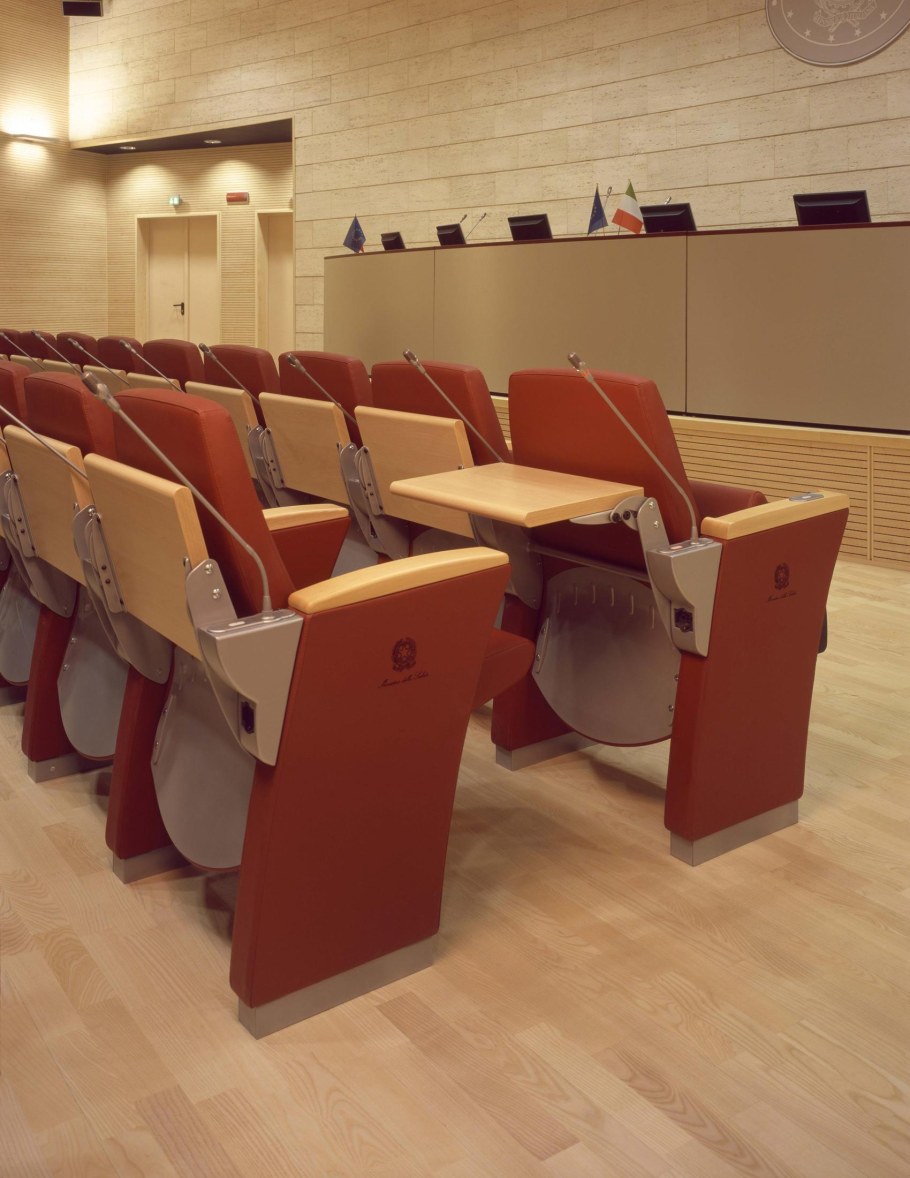 Конференц кресла College – откидные кресла