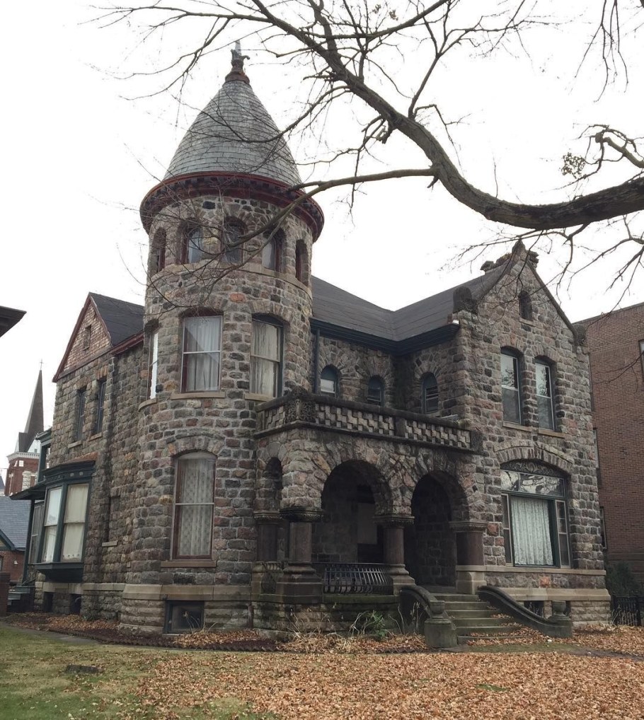 Готический особняк Балашиха