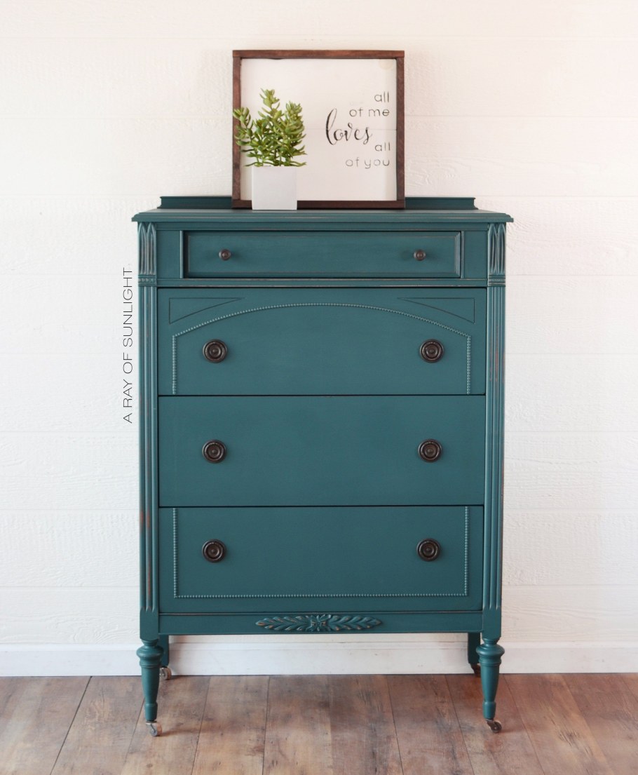 Бирюзовая мебель комод