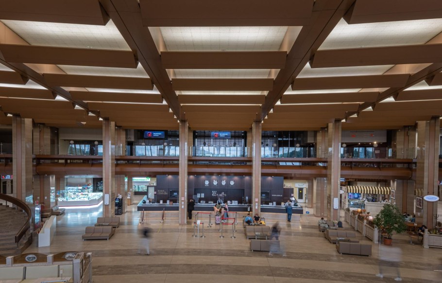 Cosmos Kazan Hotel лобби экран