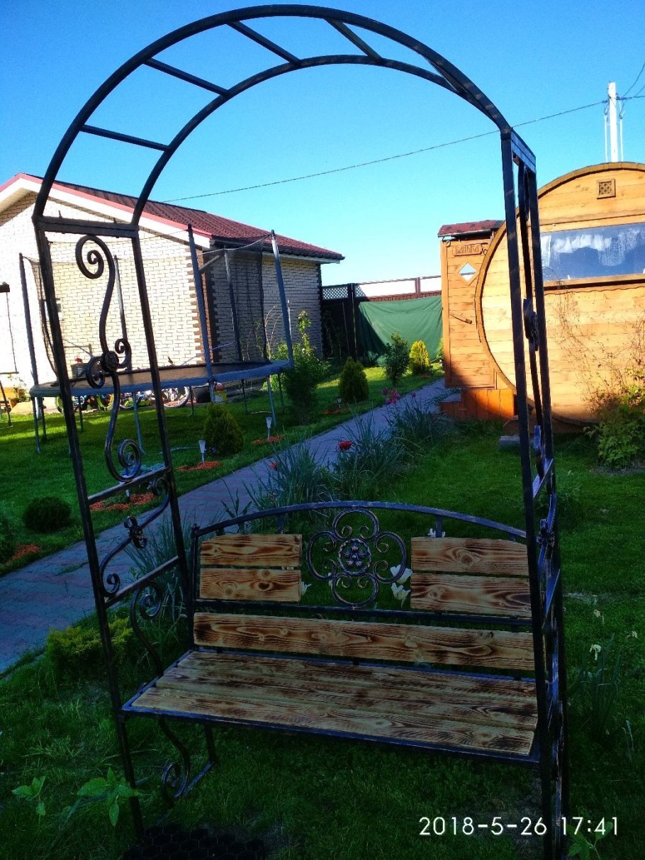 Арка Садовая металлическая с лавочкой