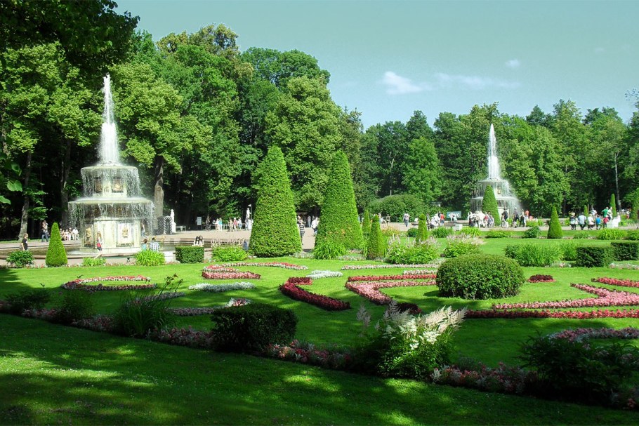 Петергоф в Санкт-Петербурге Нижний парк