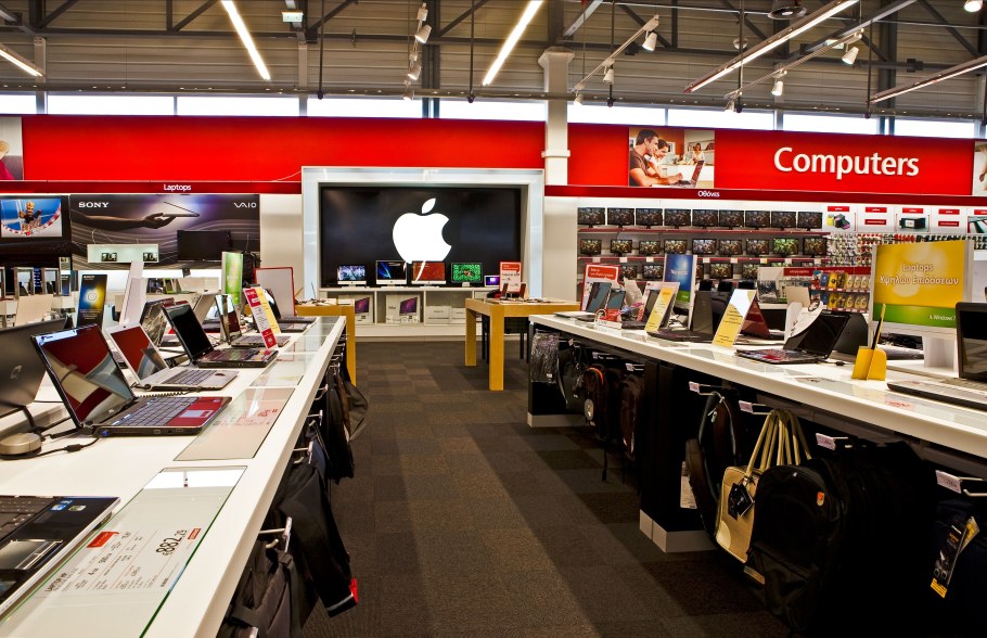 Магазин электроники в Канаде