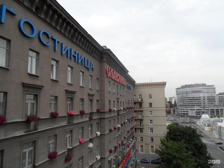 Славянка Суворовская площадь, 2, стр. 3, Москва