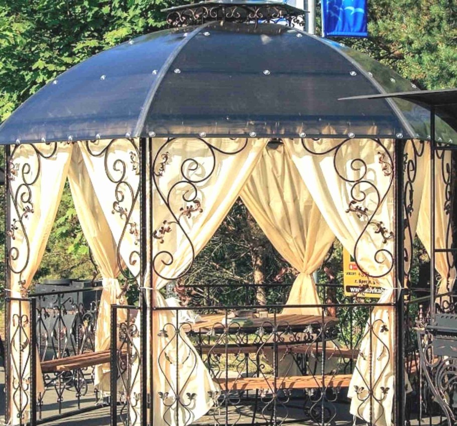 Беседка кованная красивая