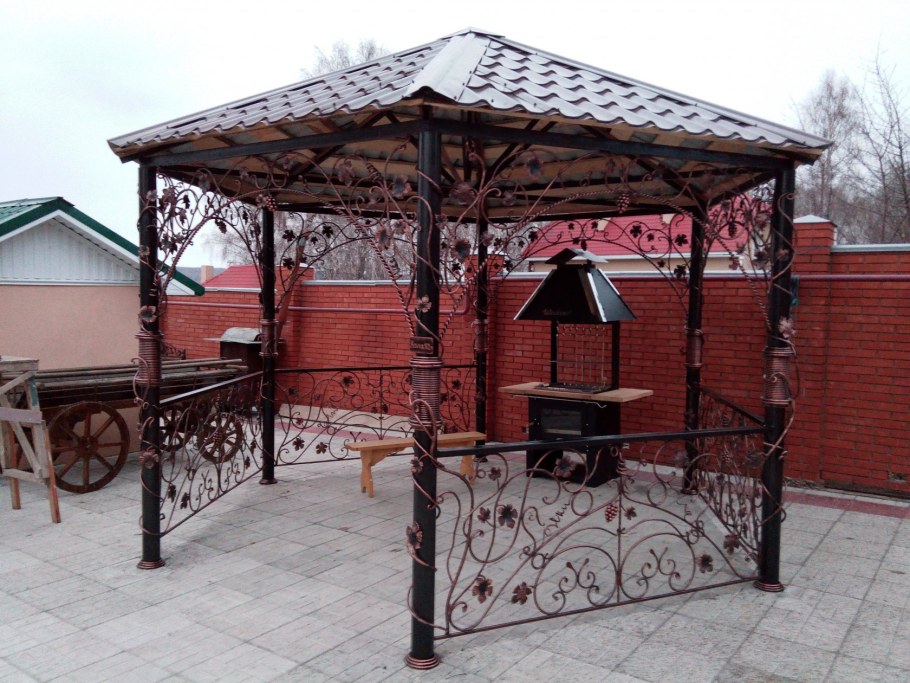 Беседка угловая из металла