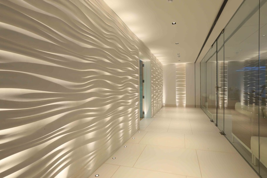 Гипсовые панели в коридоре