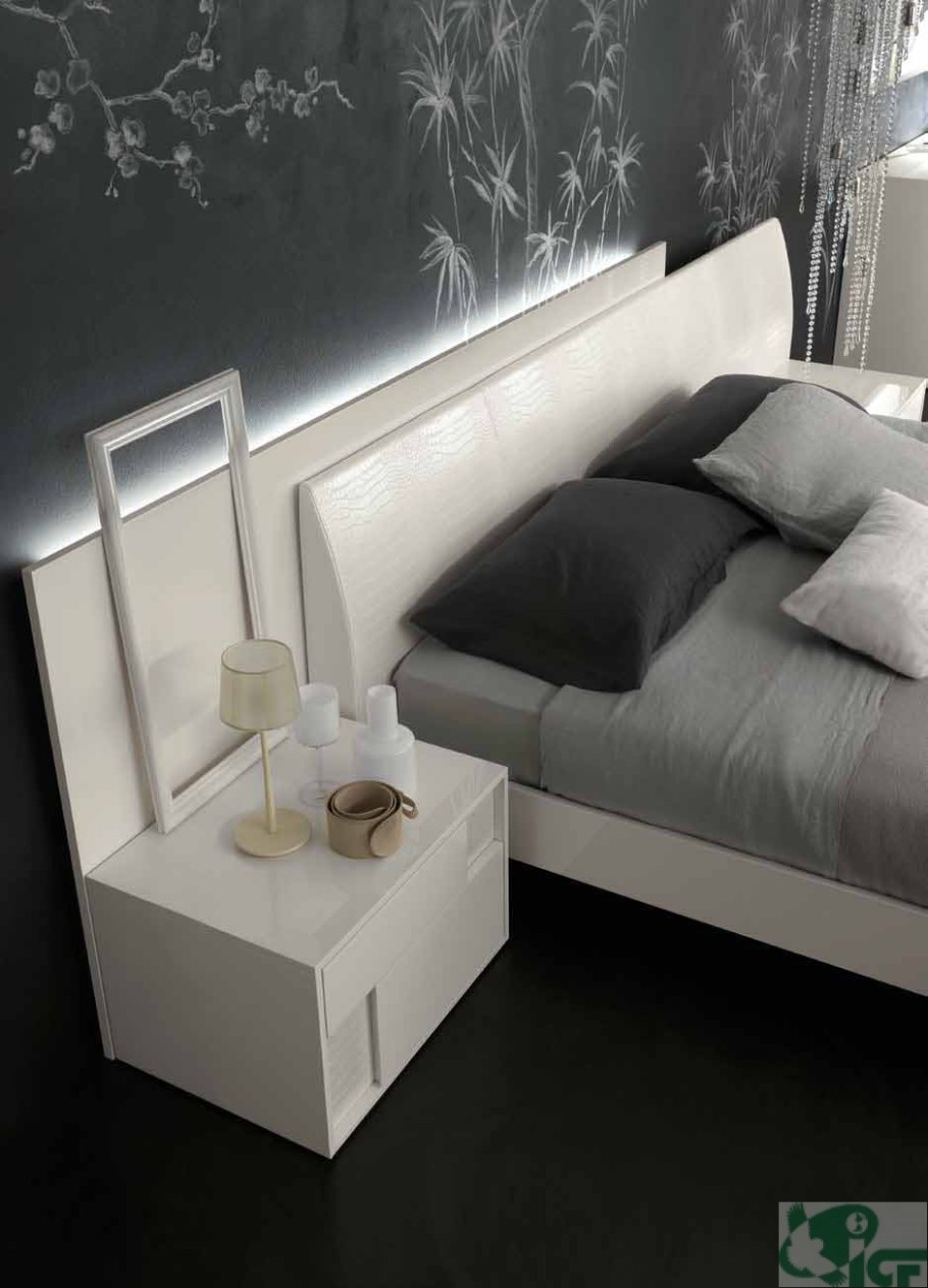 Nightfly спальня