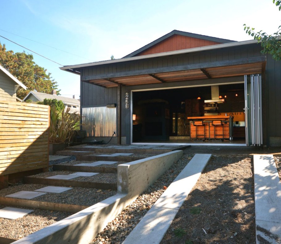 Жилой дом из гаража