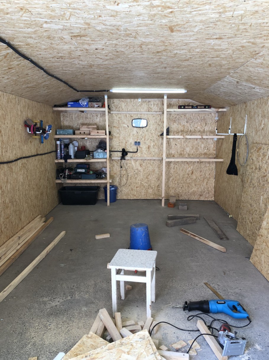 Гараж с жилым помещением