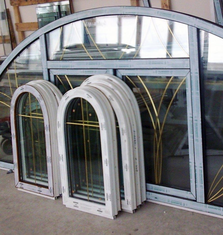 Арочные окна Рехау