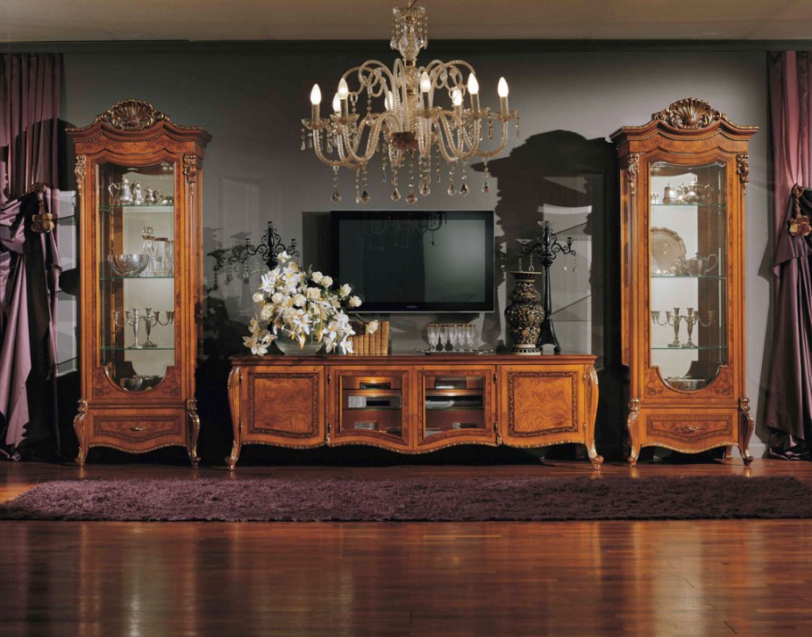 ТВ тумба в античном стиле