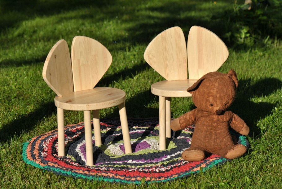 Детский столик из дерева