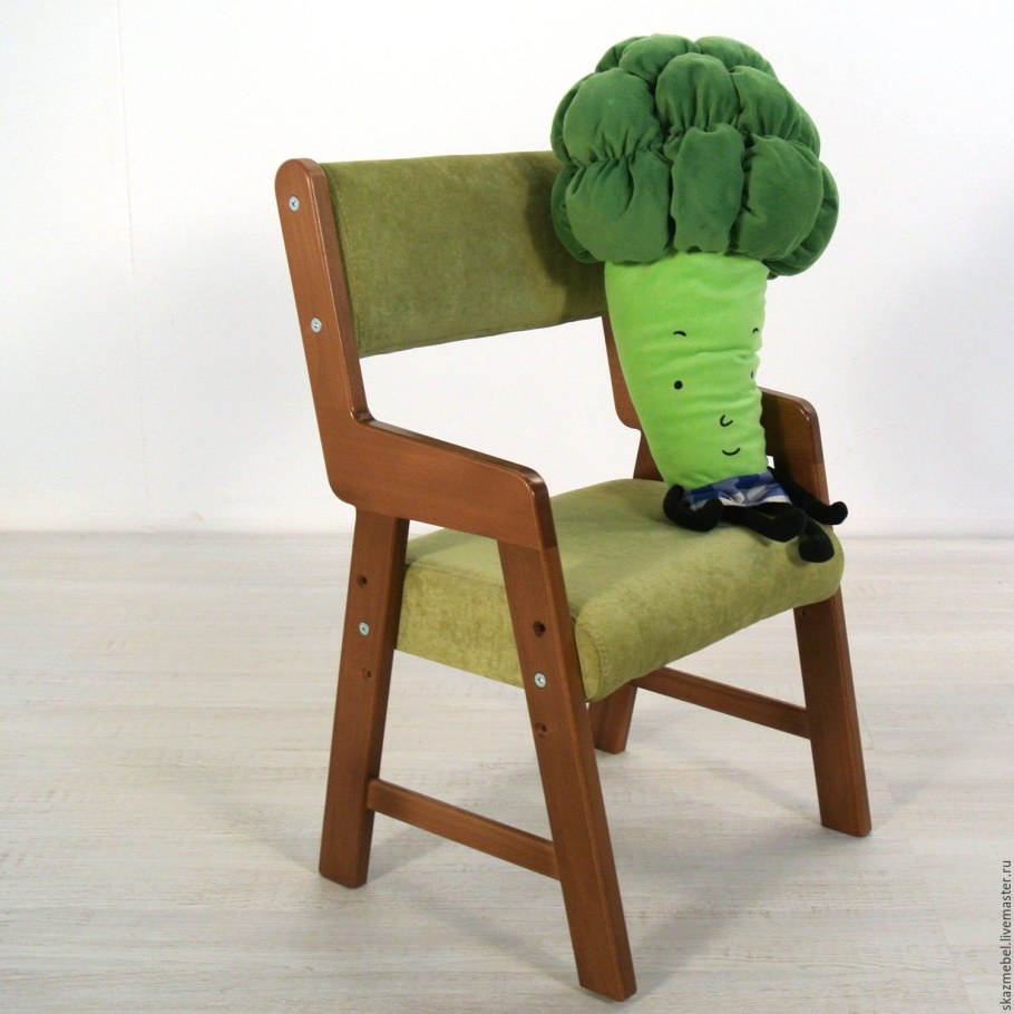 Детский стульчик с подлокотниками