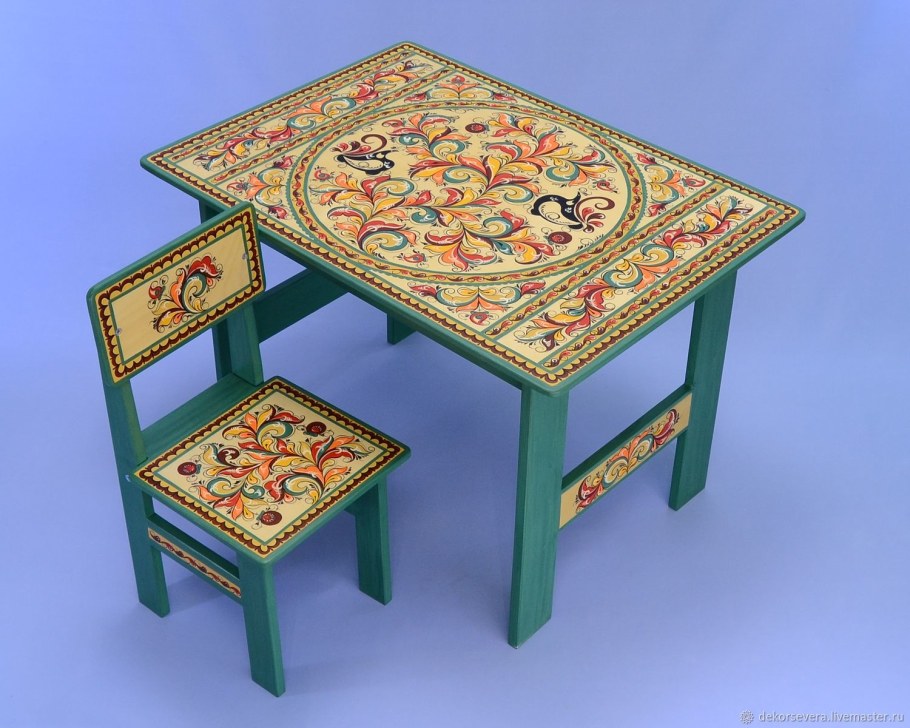 Обвинская роспись на табурете