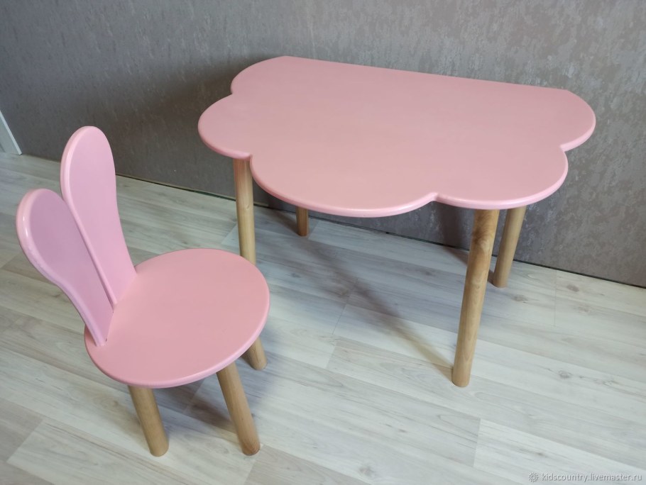 Детский столик