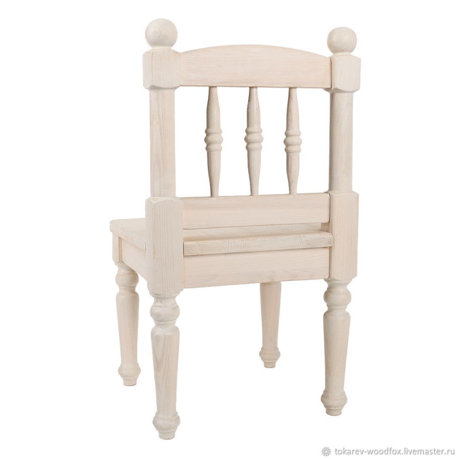 Стульчик из бамбука