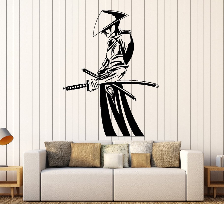 Самурай на стене в квартире