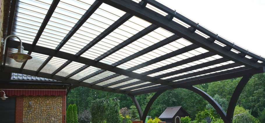 Терраса пергола с поликарбонатом