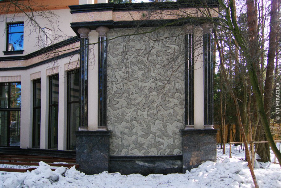 Декоративное панно на фасаде